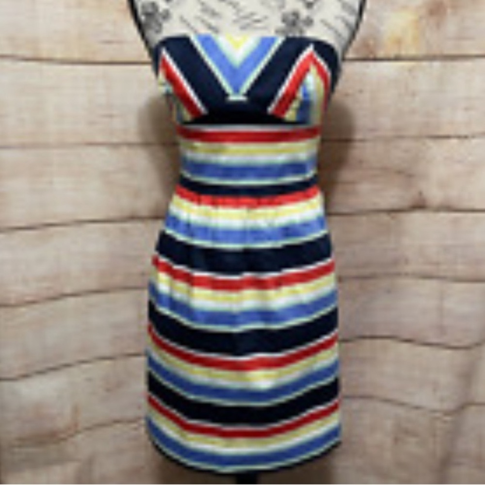 Vineyard Vine Stripped strapless dress size 2